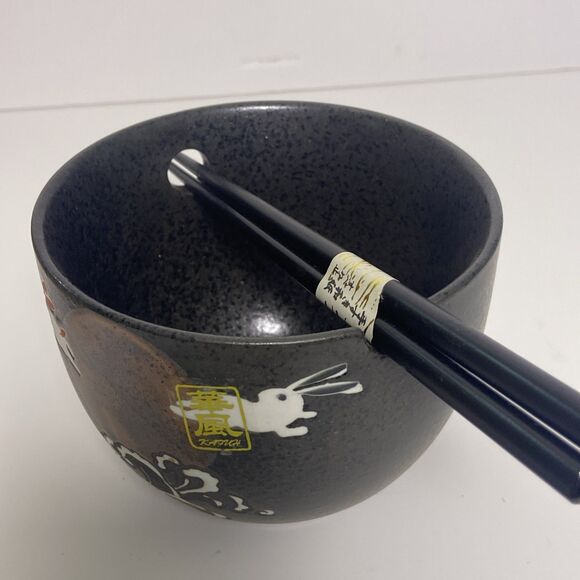 Japanese Ceramic Ramen Bowl with Rabbit Design and Chopsticks Black Full Moon - Picture 3 of 6
